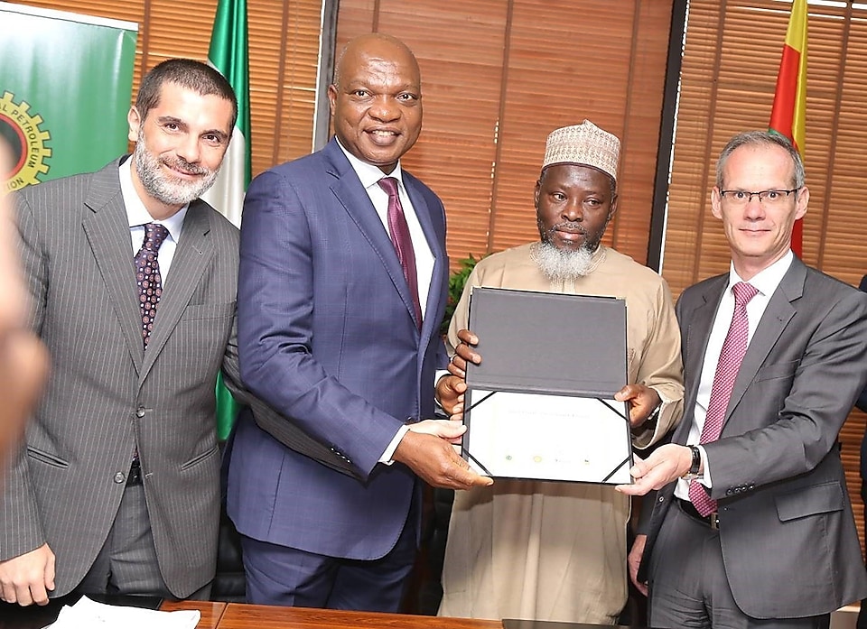Shell, partners sign 300 million cubic feet gas FID
