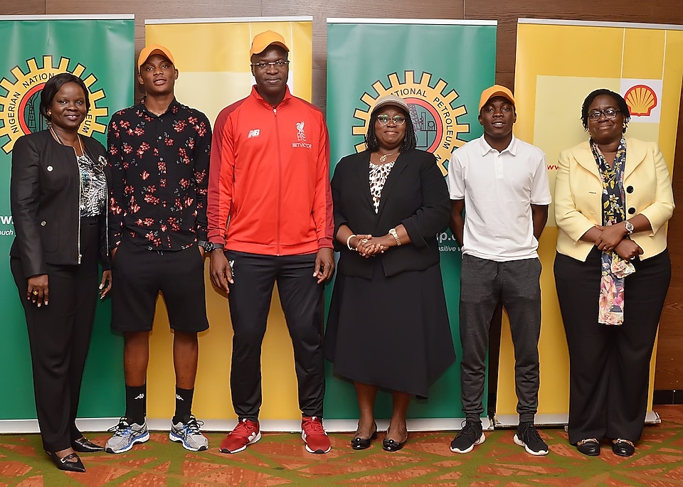 L-R: Supervisor, Community Development, National Petroleum Investment Management Services (NAPIMS), Mrs. Bunmi Lawson; 2017 NNPC/Shell Cup Most Valuable Player (MVP), Iyobor Arase; General Manager External Relations of Shell Petroleum Development Company (SPDC), Mr. Igo WelI; second MVP, Ernest Ejolum; Deputy Manager, Community Relations, NAPIMS, Ms. Julie Utang; and SPDC Communications Manager, Olusola Abulu, at a reception in Lagos on Monday in honour of the MVPs who just returned from a training tour of The Netherlands. 